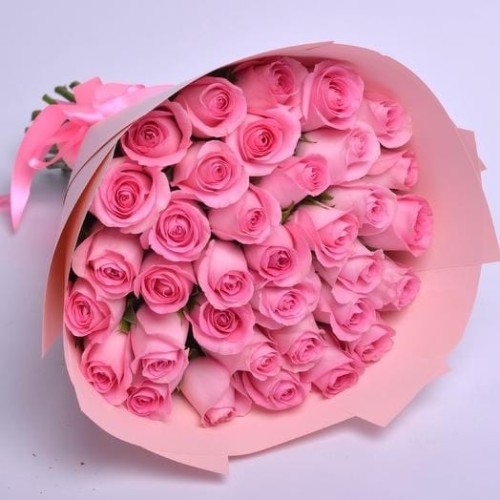 Купить на заказ Букет из 35 розовых роз с доставкой в Аральске