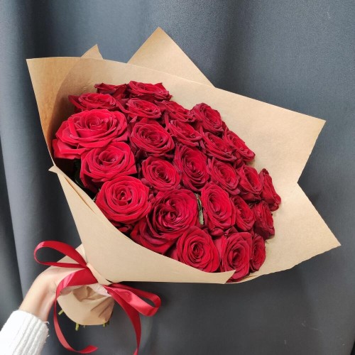 Купить на заказ Букет из 25 красных роз с доставкой в Аральске