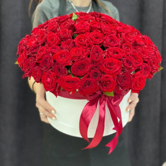 101 красная роза в коробке 
