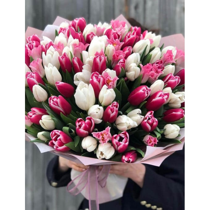 Букет из 101 тюльпана Букет из 101 тюльпана