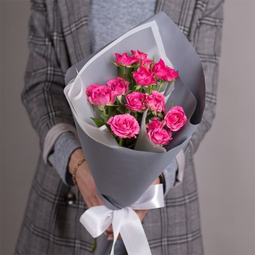 Купить на заказ Букет из 3 кустовых роз с доставкой в Аральске